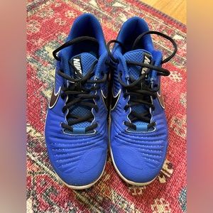 Nike size 6 youth turf shoes - Great condition